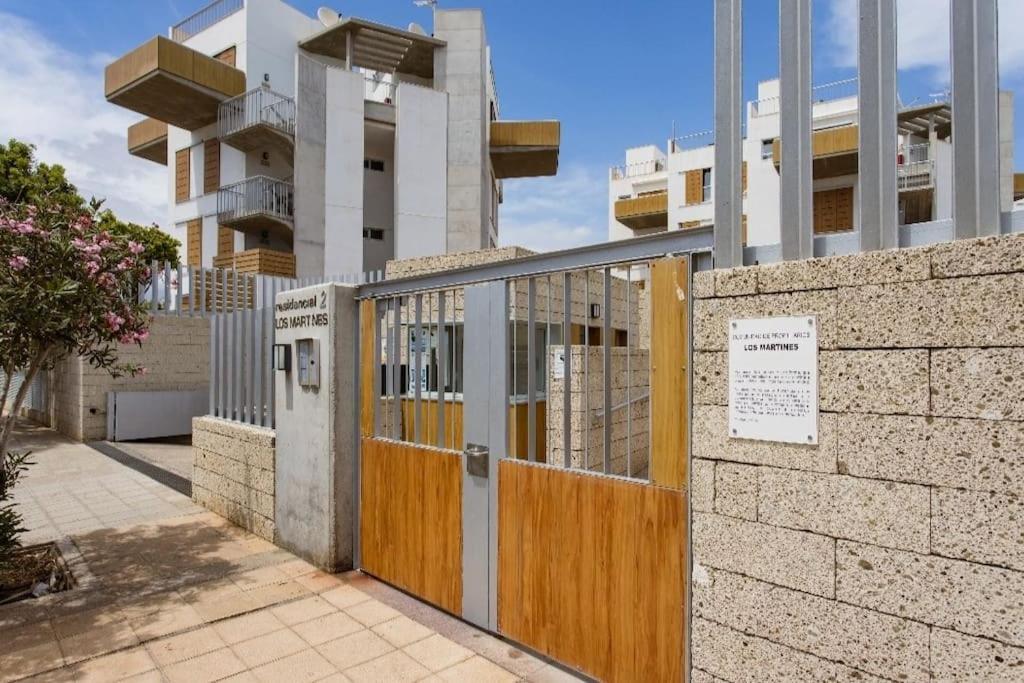 El Medano Beachfront Triplex Penthouse With Pool, Rooftop, Sea View Екстериор снимка