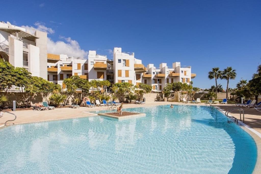 El Medano Beachfront Triplex Penthouse With Pool, Rooftop, Sea View Екстериор снимка