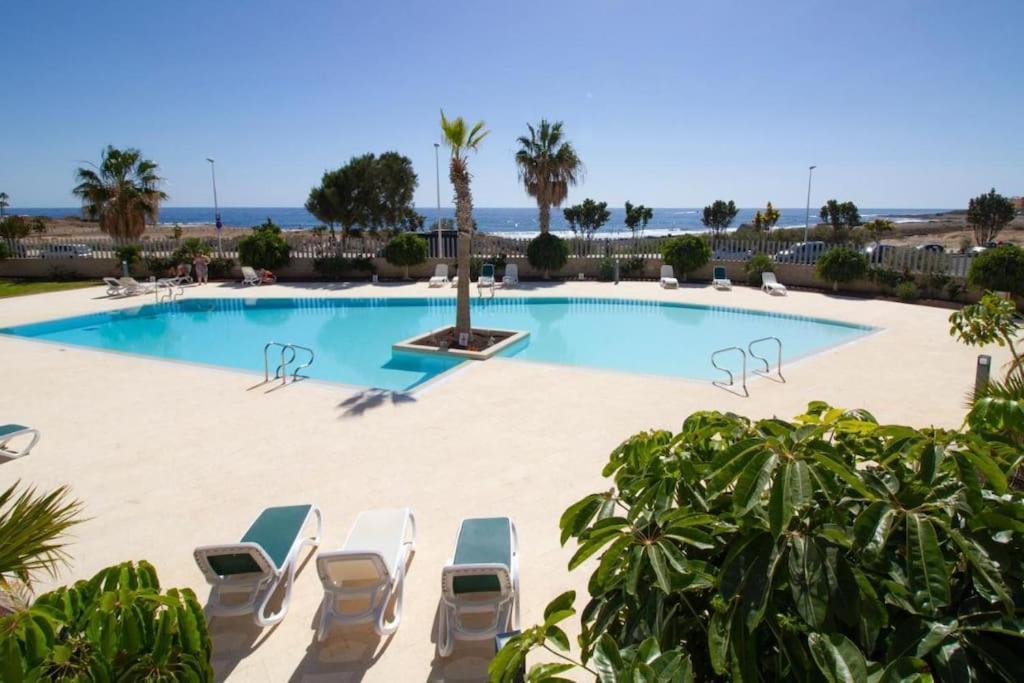 El Medano Beachfront Triplex Penthouse With Pool, Rooftop, Sea View Екстериор снимка